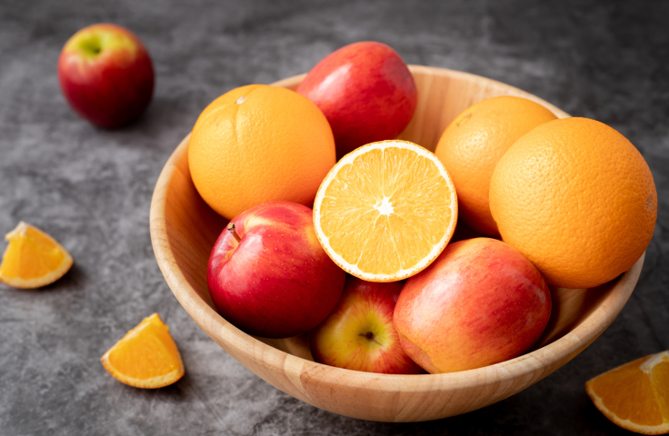 Fruit bowl of apples and oranges